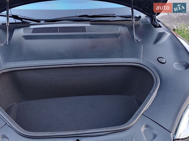 Лифтбек Tesla Model S 2021 в Днепре