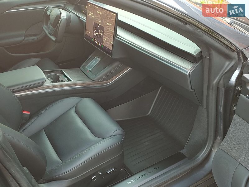 Лифтбек Tesla Model S 2021 в Днепре