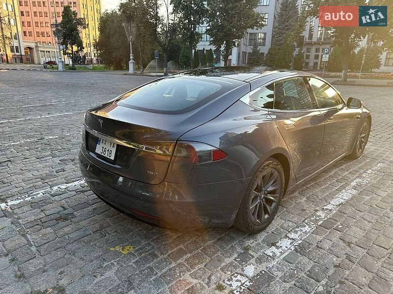 Лифтбек Tesla Model S 2018 в Харькове