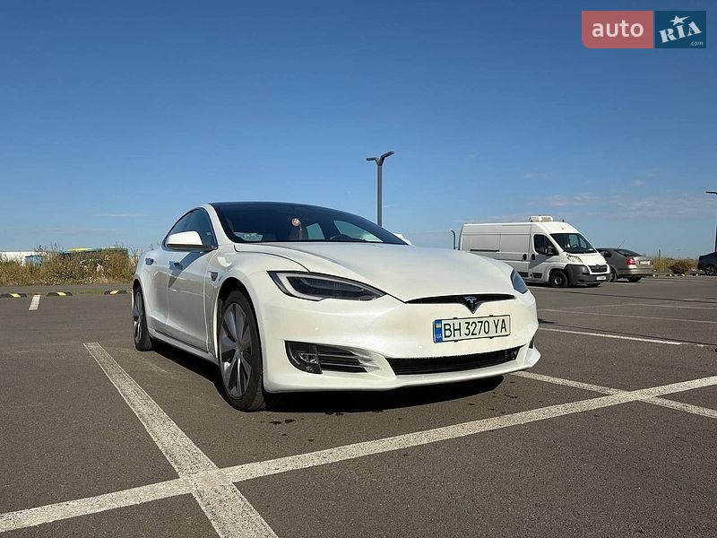 Tesla Model S 2020