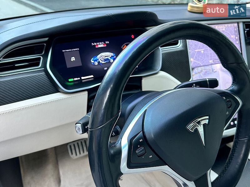 Лифтбек Tesla Model S 2017 в Одессе