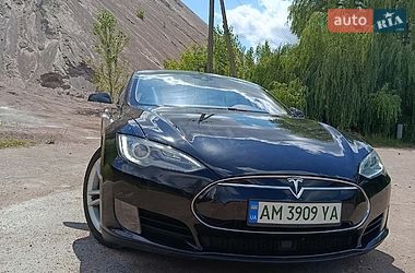 Ліфтбек Tesla Model S 2015 в Коростені фото Ліфтбек Tesla Model S 2015 в Коростені