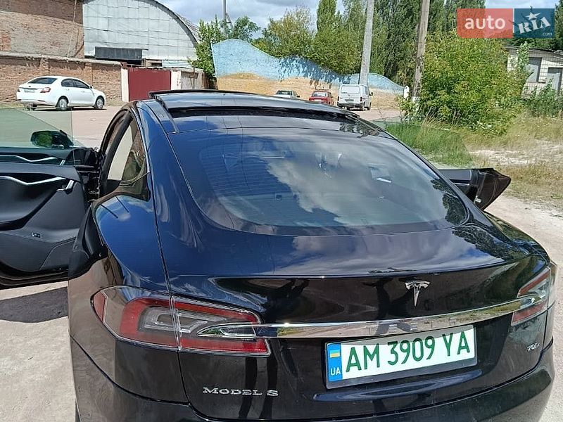 Ліфтбек Tesla Model S 2015 в Коростені фото 10 Ліфтбек Tesla Model S 2015 в Коростені