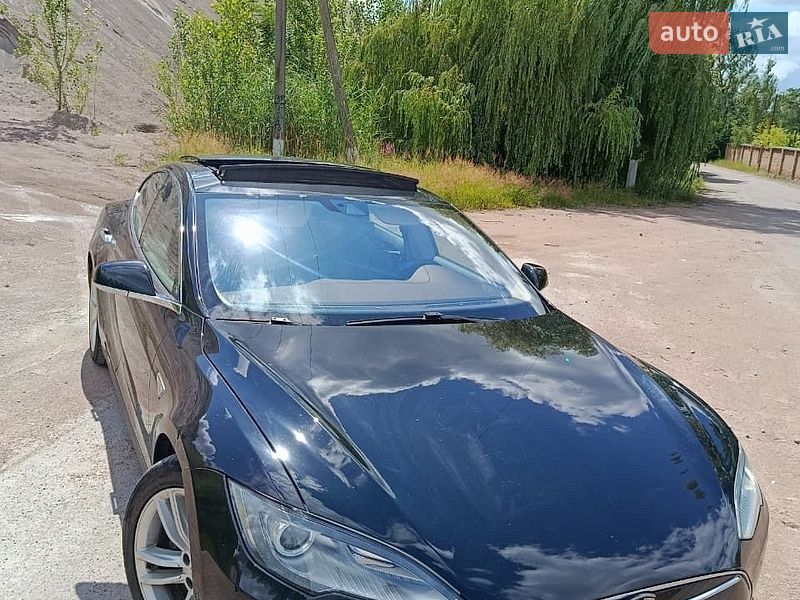 Ліфтбек Tesla Model S 2015 в Коростені фото 6 Ліфтбек Tesla Model S 2015 в Коростені