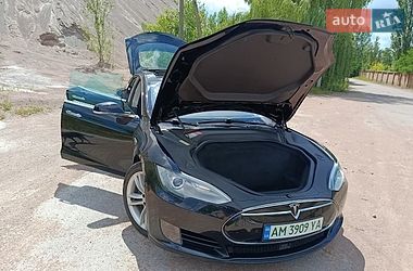Ліфтбек Tesla Model S 2015 в Коростені фото 17 Ліфтбек Tesla Model S 2015 в Коростені