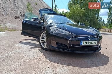 Ліфтбек Tesla Model S 2015 в Коростені фото 18 Ліфтбек Tesla Model S 2015 в Коростені
