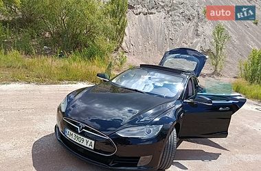 Ліфтбек Tesla Model S 2015 в Коростені фото 20 Ліфтбек Tesla Model S 2015 в Коростені