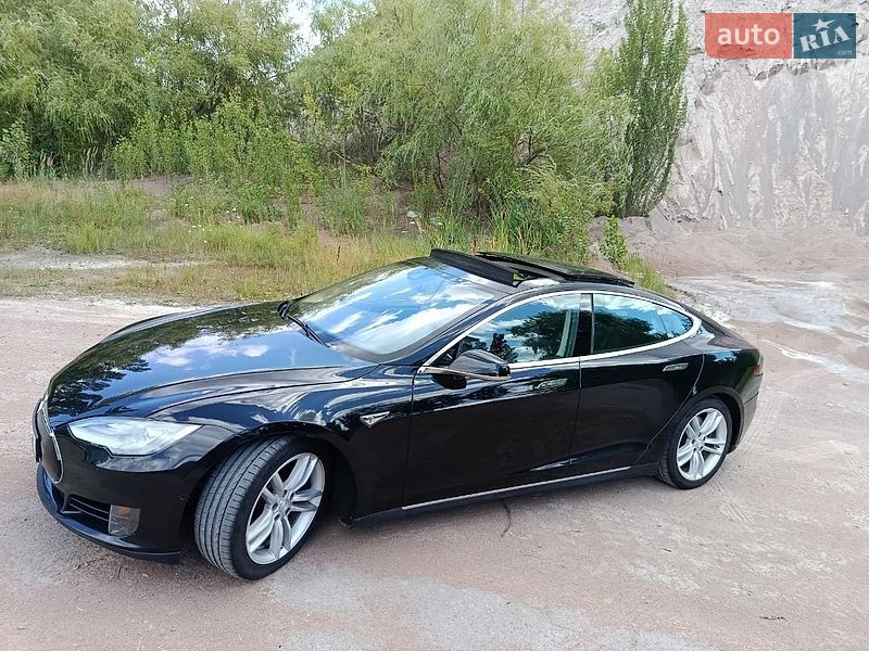 Ліфтбек Tesla Model S 2015 в Коростені фото 22 Ліфтбек Tesla Model S 2015 в Коростені