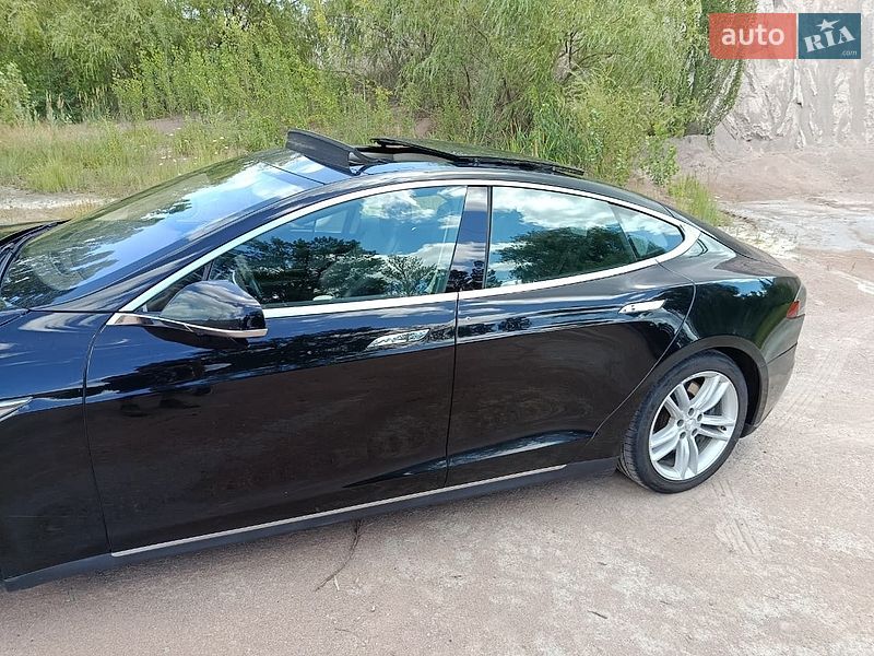 Ліфтбек Tesla Model S 2015 в Коростені фото 23 Ліфтбек Tesla Model S 2015 в Коростені
