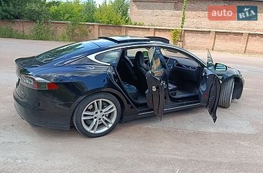 Ліфтбек Tesla Model S 2015 в Коростені фото 21 Ліфтбек Tesla Model S 2015 в Коростені