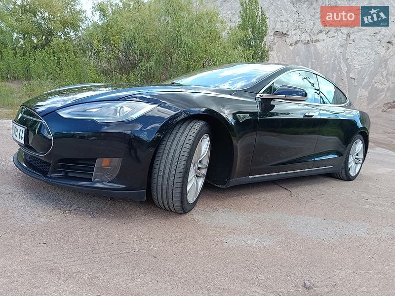 Ліфтбек Tesla Model S 2015 в Коростені фото 27 Ліфтбек Tesla Model S 2015 в Коростені
