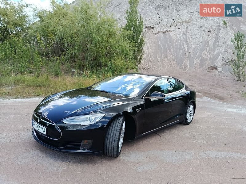 Ліфтбек Tesla Model S 2015 в Коростені фото 28 Ліфтбек Tesla Model S 2015 в Коростені