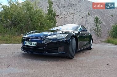 Ліфтбек Tesla Model S 2015 в Коростені фото 29 Ліфтбек Tesla Model S 2015 в Коростені
