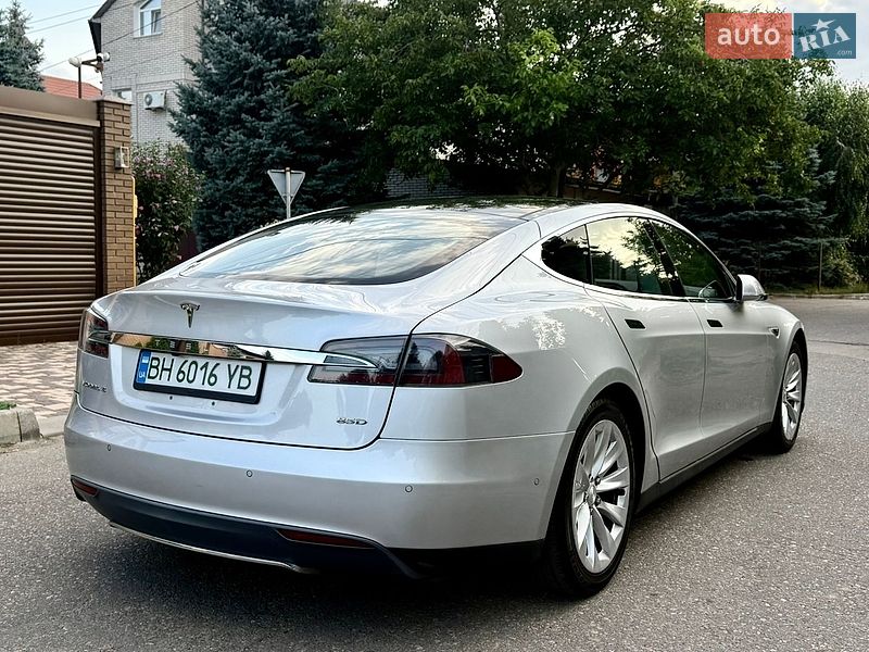 Ліфтбек Tesla Model S 2015 в Одесі фото 7 Ліфтбек Tesla Model S 2015 в Одесі