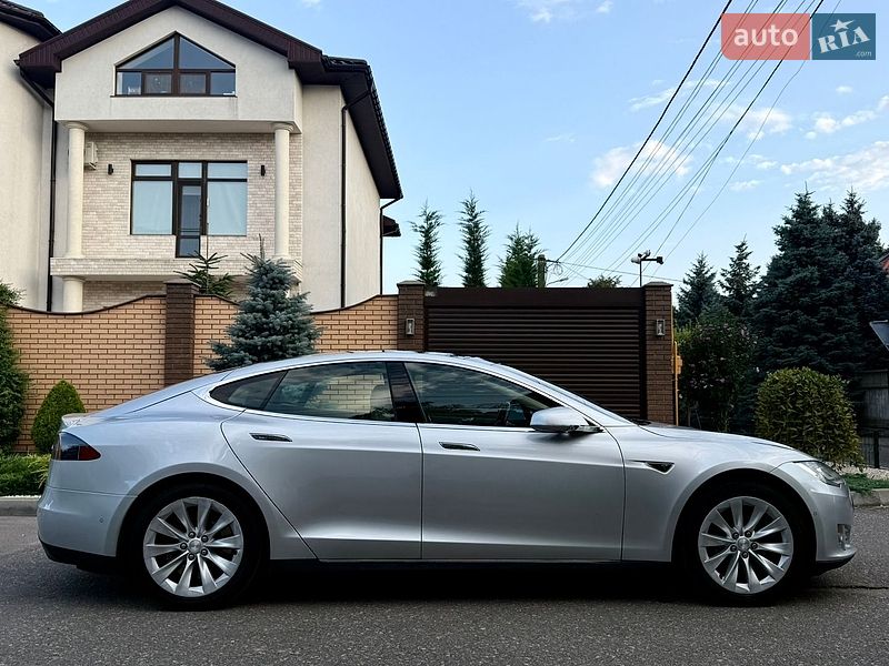 Ліфтбек Tesla Model S 2015 в Одесі фото 9 Ліфтбек Tesla Model S 2015 в Одесі