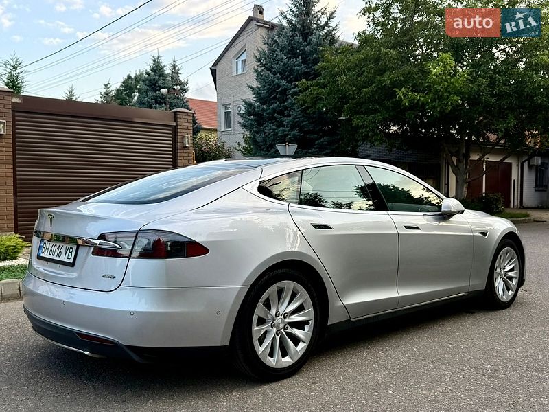Ліфтбек Tesla Model S 2015 в Одесі фото 8 Ліфтбек Tesla Model S 2015 в Одесі