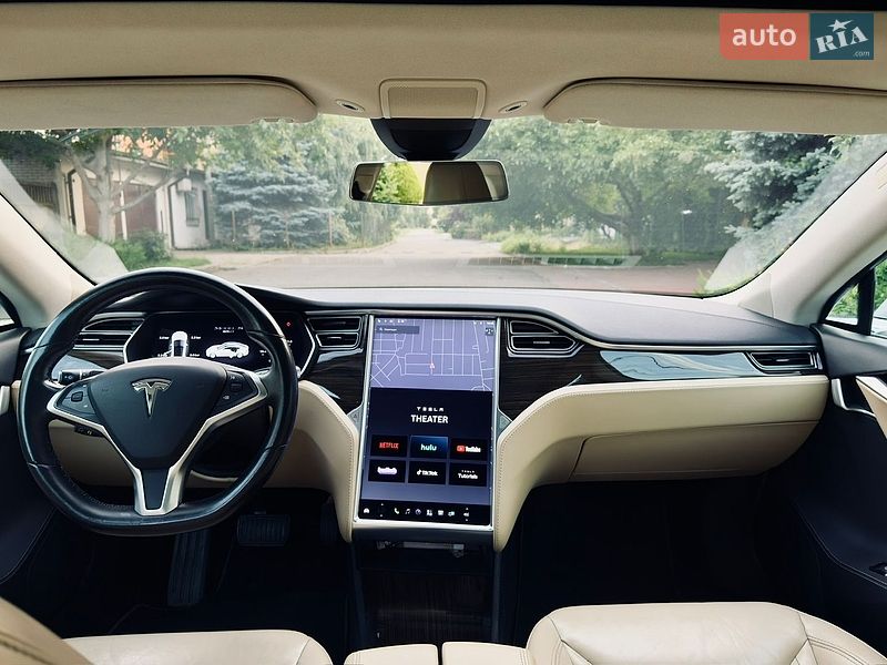 Ліфтбек Tesla Model S 2015 в Одесі фото 15 Ліфтбек Tesla Model S 2015 в Одесі