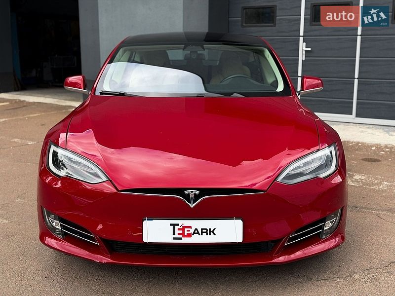 Ліфтбек Tesla Model S 2017 в Києві