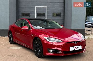 Ліфтбек Tesla Model S 2017 в Києві