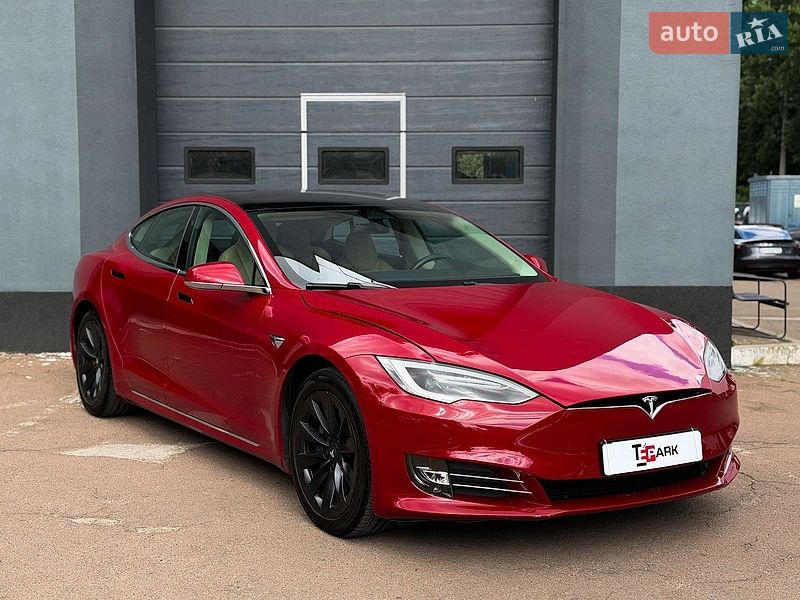 Ліфтбек Tesla Model S 2017 в Києві