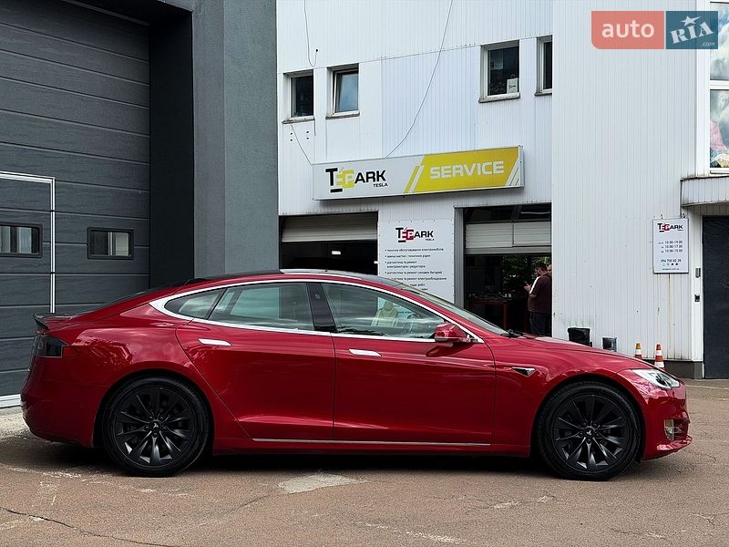 Ліфтбек Tesla Model S 2017 в Києві