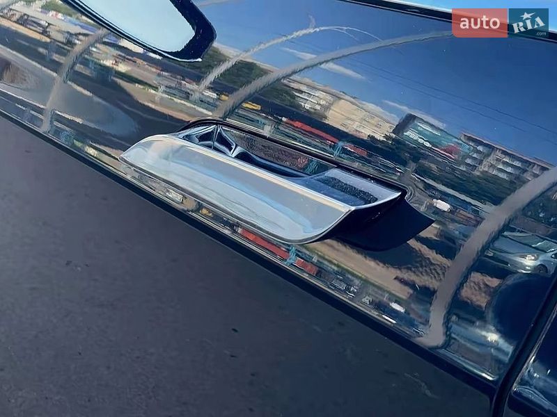 Лифтбек Tesla Model S 2015 в Киеве