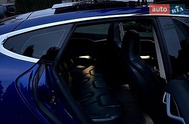 Лифтбек Tesla Model S 2016 в Львове