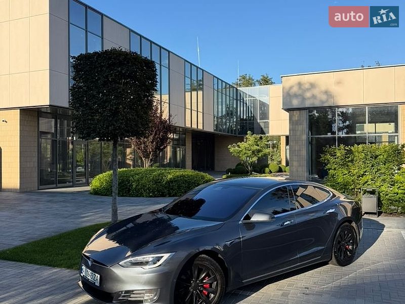 Ліфтбек Tesla Model S 2017 в Києві фото Ліфтбек Tesla Model S 2017 в Києві