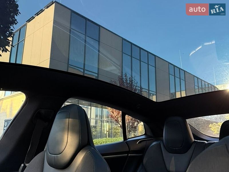 Ліфтбек Tesla Model S 2017 в Києві фото 5 Ліфтбек Tesla Model S 2017 в Києві