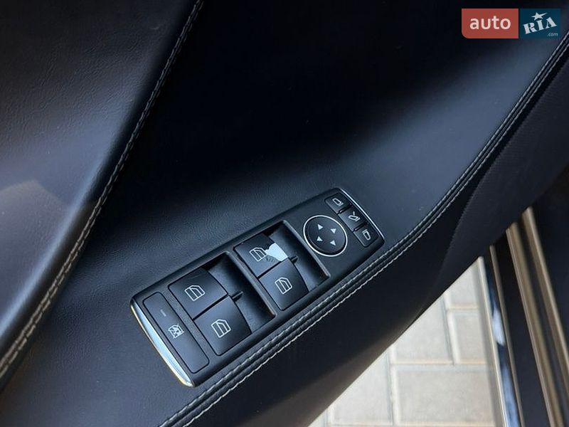 Ліфтбек Tesla Model S 2017 в Києві фото 6 Ліфтбек Tesla Model S 2017 в Києві