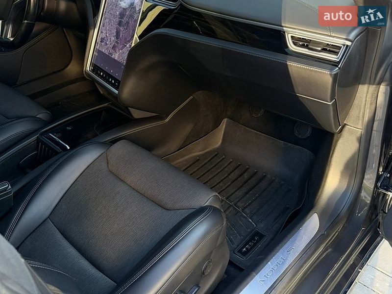 Ліфтбек Tesla Model S 2017 в Києві фото 8 Ліфтбек Tesla Model S 2017 в Києві