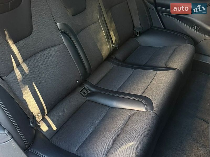 Ліфтбек Tesla Model S 2017 в Києві фото 13 Ліфтбек Tesla Model S 2017 в Києві