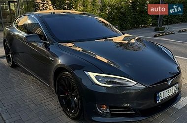 Ліфтбек Tesla Model S 2017 в Києві фото 16 Ліфтбек Tesla Model S 2017 в Києві