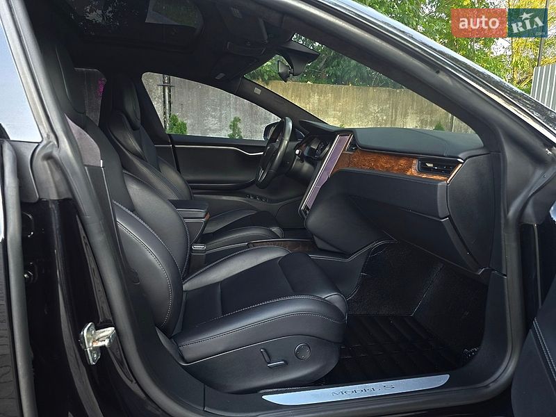 Ліфтбек Tesla Model S 2018 в Костопілі фото 39 Ліфтбек Tesla Model S 2018 в Костопілі