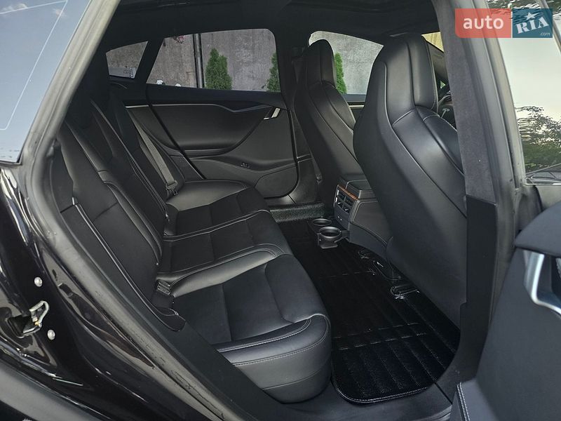 Ліфтбек Tesla Model S 2018 в Костопілі фото 58 Ліфтбек Tesla Model S 2018 в Костопілі