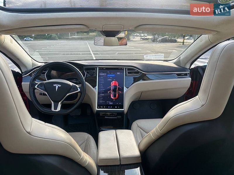 Ліфтбек Tesla Model S 2015 в Києві