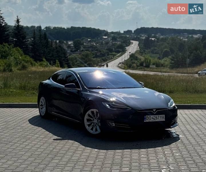 Лифтбек Tesla Model S 2016 в Тернополе
