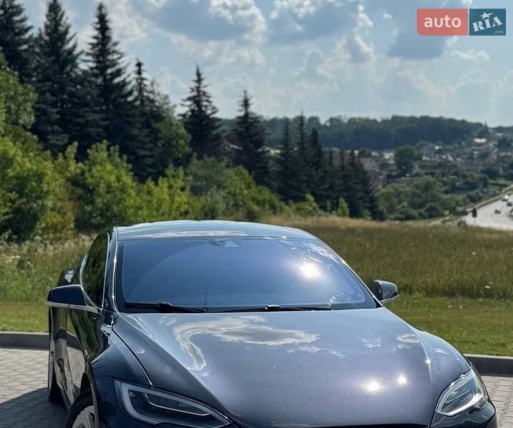 Лифтбек Tesla Model S 2016 в Тернополе