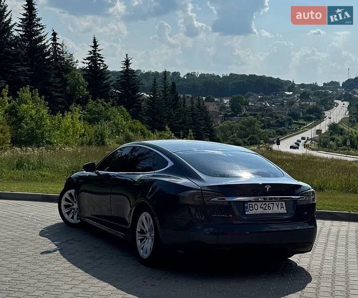 Лифтбек Tesla Model S 2016 в Тернополе