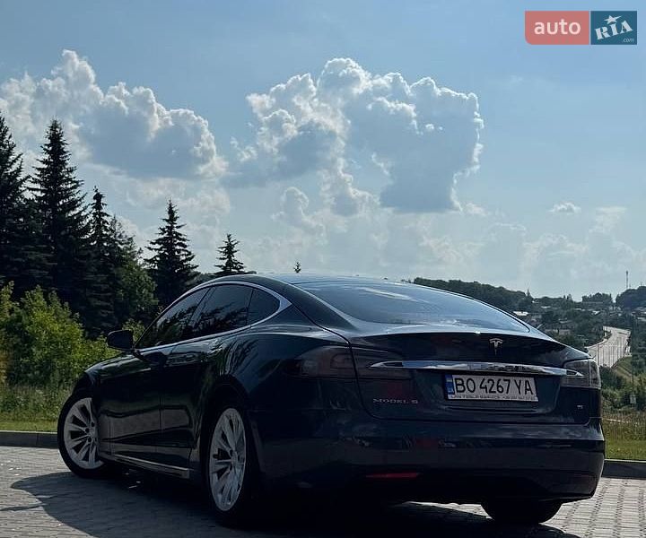 Лифтбек Tesla Model S 2016 в Тернополе