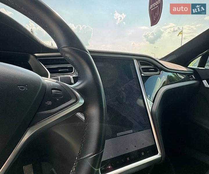 Лифтбек Tesla Model S 2016 в Тернополе