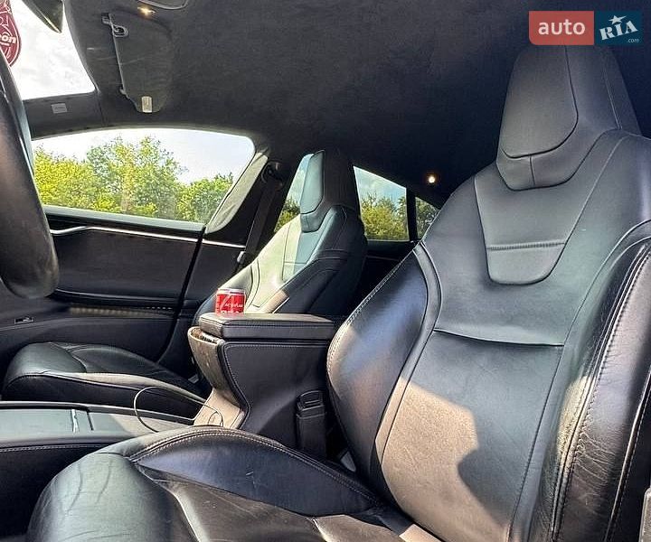 Лифтбек Tesla Model S 2016 в Тернополе