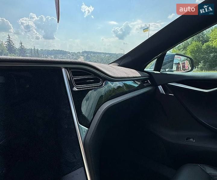 Лифтбек Tesla Model S 2016 в Тернополе