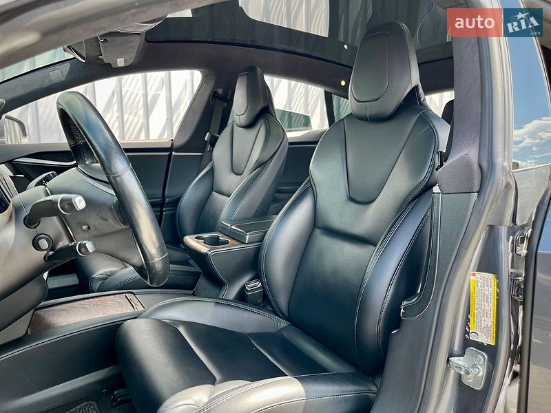 Ліфтбек Tesla Model S 2019 в Дніпрі