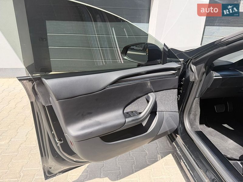 Лифтбек Tesla Model S 2021 в Тернополе фото 28 Лифтбек Tesla Model S 2021 в Тернополе