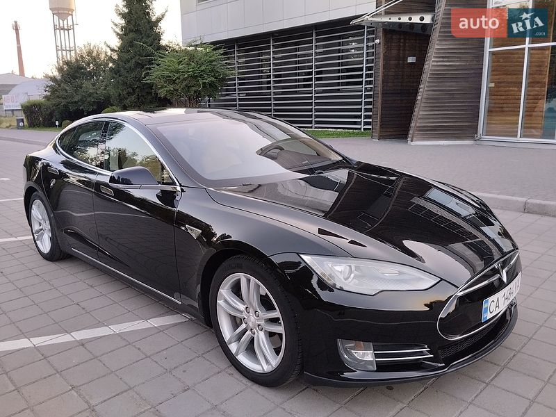Tesla Model S 2013