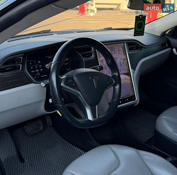 Ліфтбек Tesla Model S 2015 в Білій Церкві