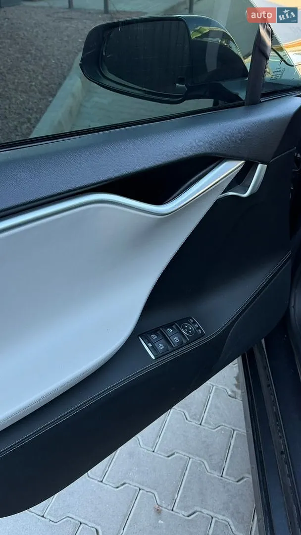 2015 Tesla Model S - мініатюра 12