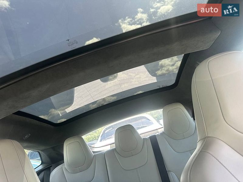 Ліфтбек Tesla Model S 2016 в Полтаві