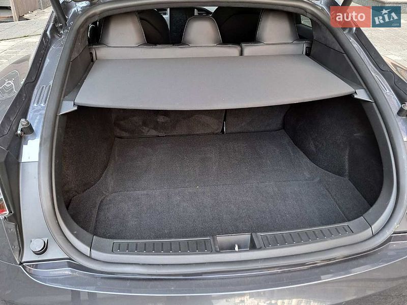 Лифтбек Tesla Model S 2020 в Киеве